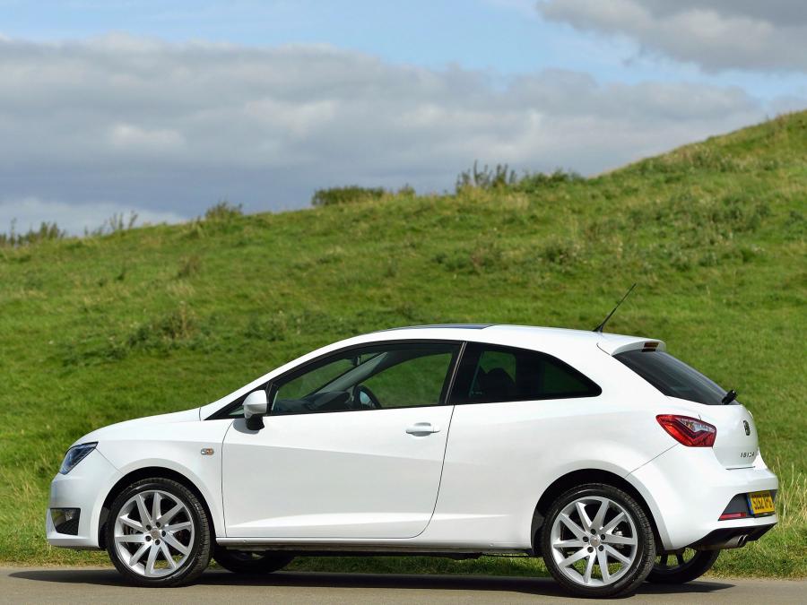 Seat Ibiza FR 2012 года  (UK) (фото 14 из 23)